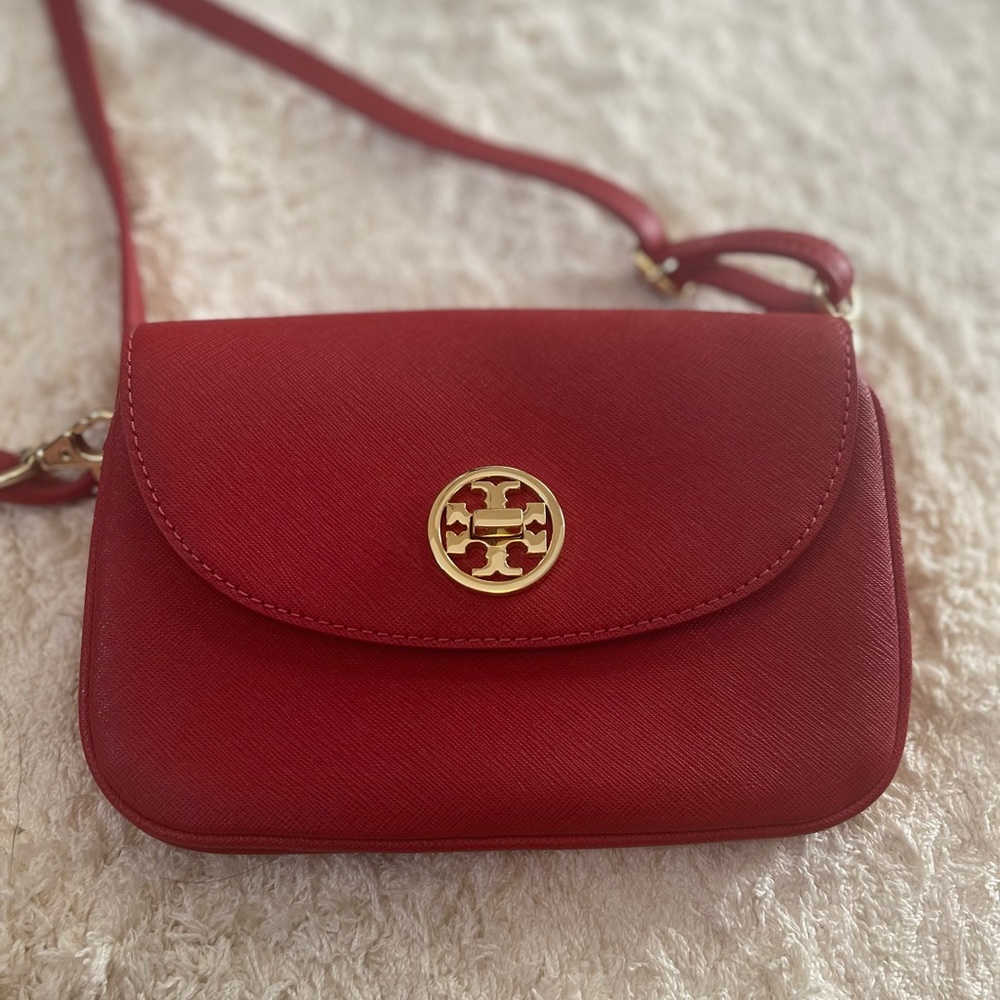 Like new Tory Burch Mini Robinson Leather Crossbody